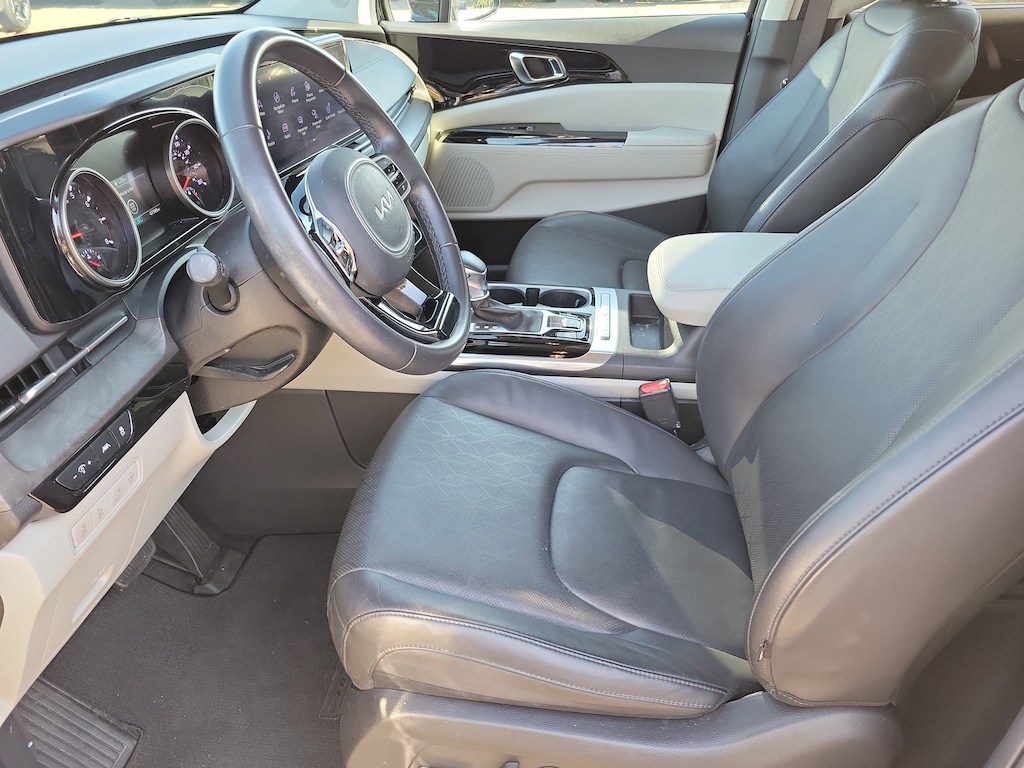 Used 2024 Kia Carnival EX MPV