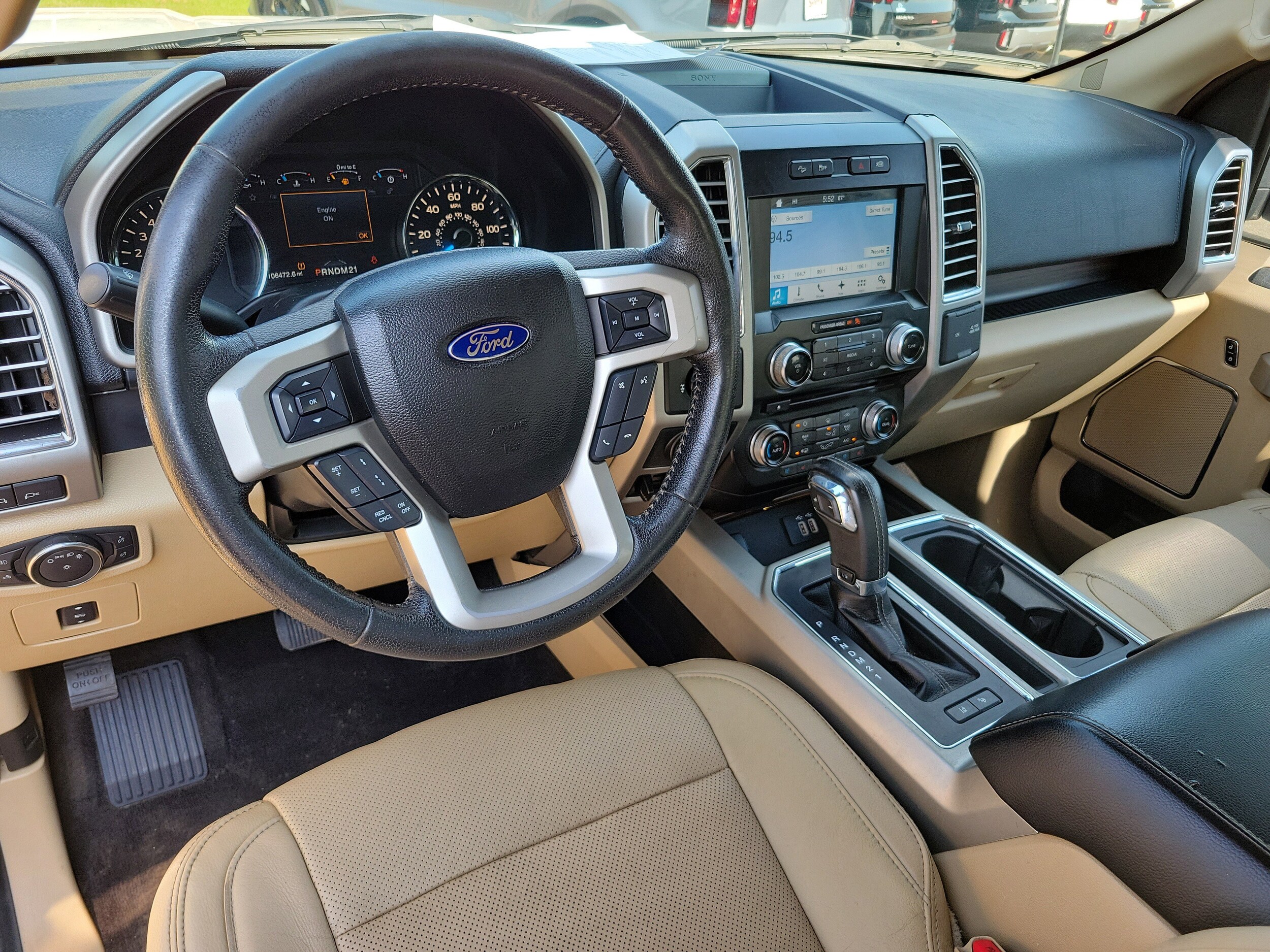 2016 Ford F-150 Lariat photo 2