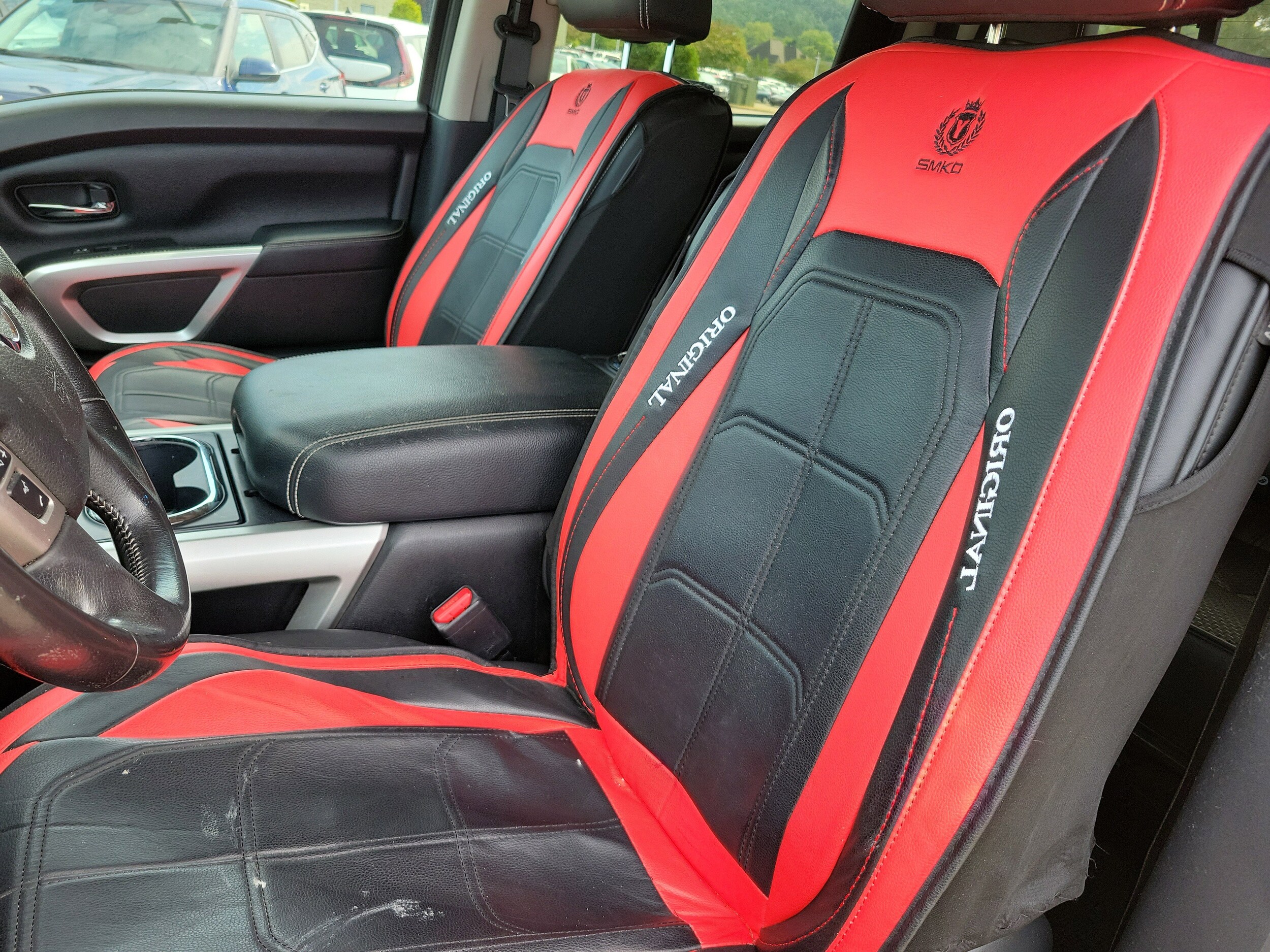 2019 Nissan Titan PRO-4X photo 3