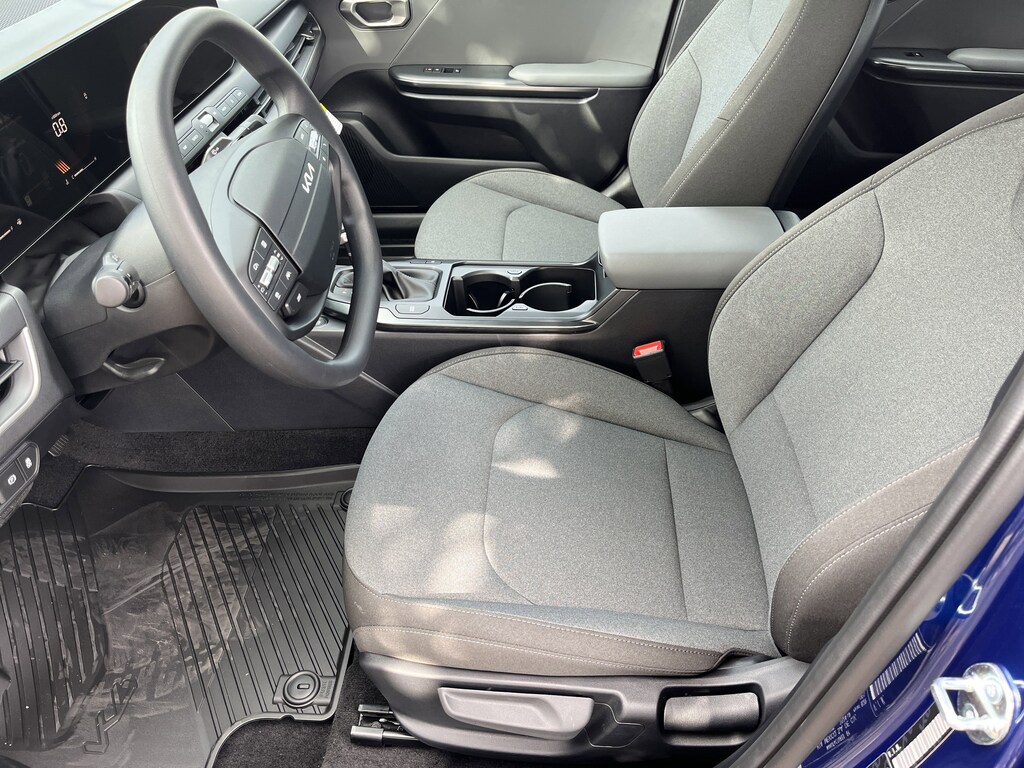 New 2025 Kia K4 LXS Sedan