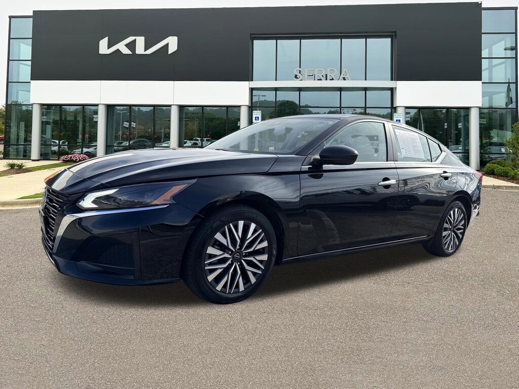 Used 2024 Nissan Altima 2.5 SV Sedan