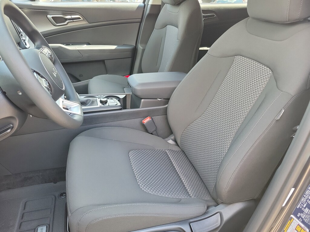 New 2025 Kia Sportage LX SUV