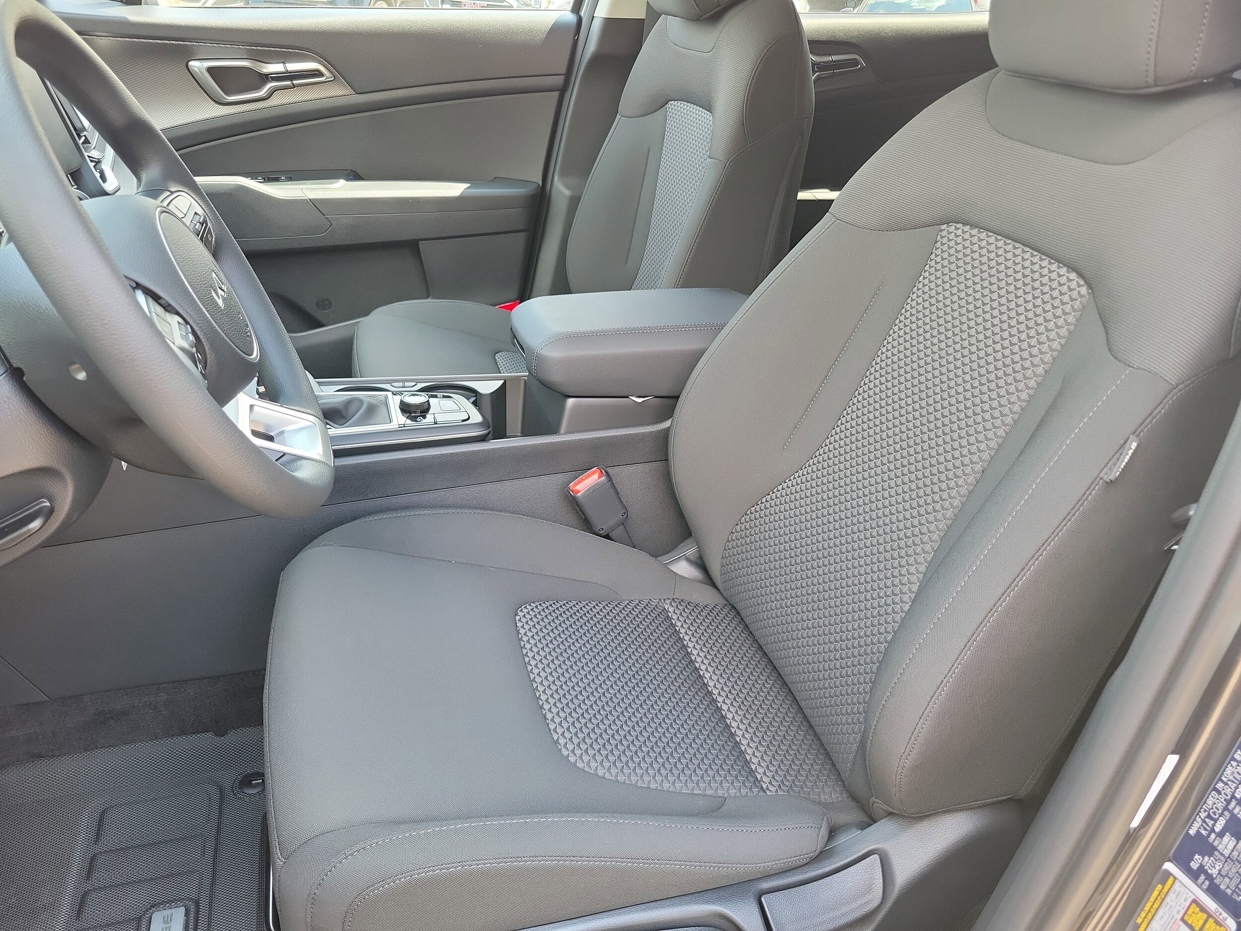 2025 Kia Sportage LX photo 3