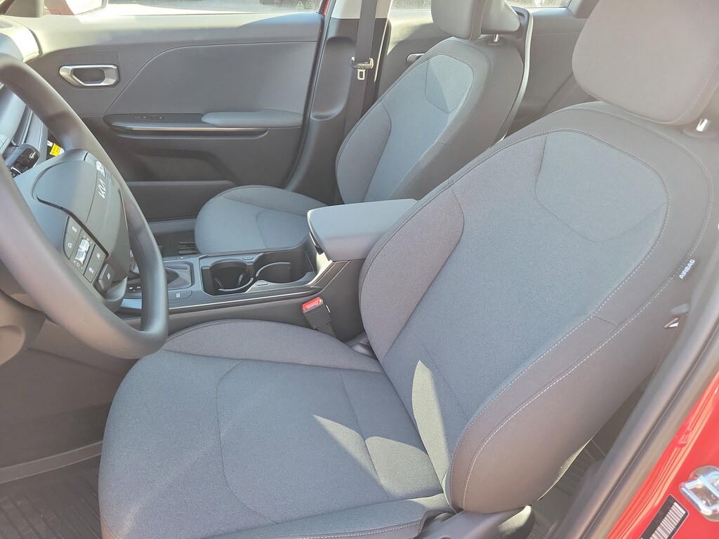 New 2025 Kia K4 LXS Sedan