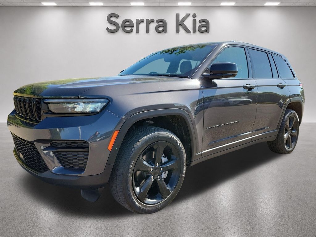 Used 2024 Jeep Grand Cherokee Laredo SUV