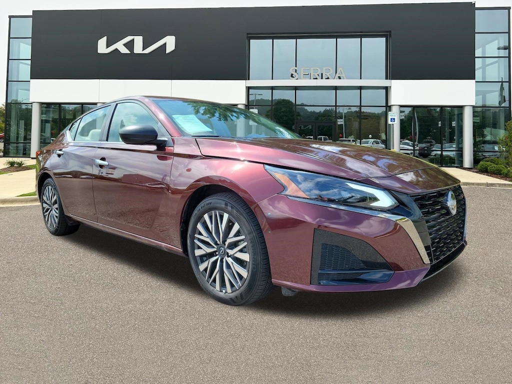 Used 2025 Nissan Altima SV Sedan