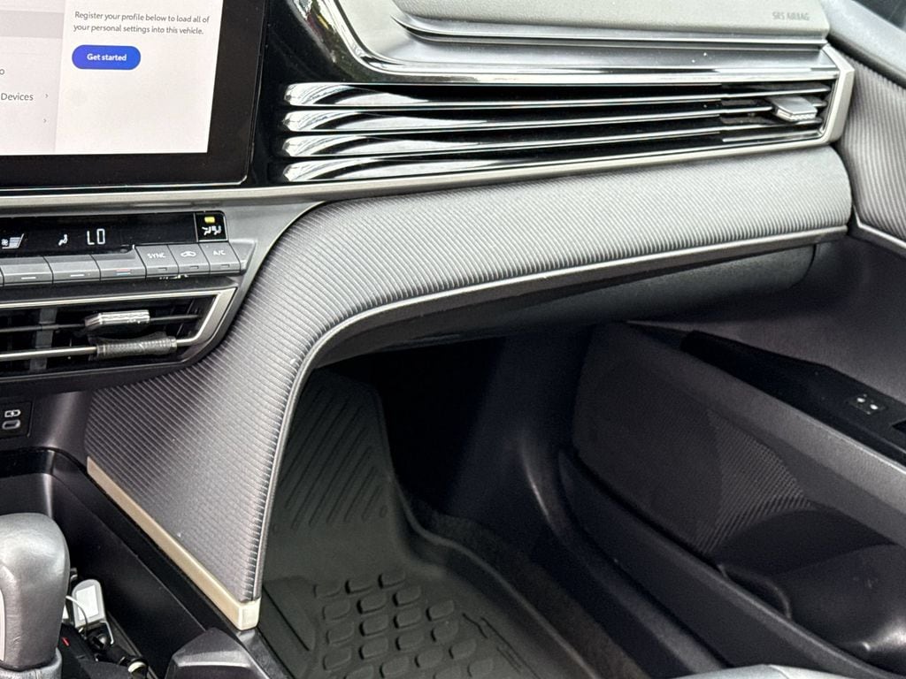 2025 Toyota Camry SE - Photo 20