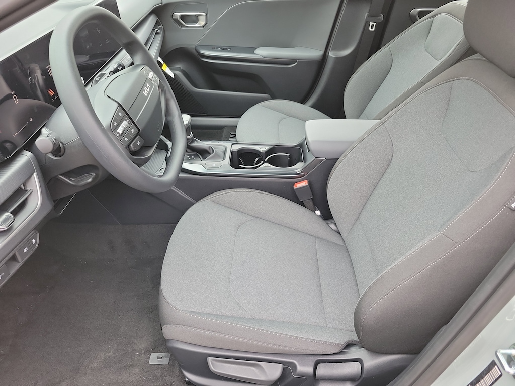 New 2025 Kia K4 LXS Sedan