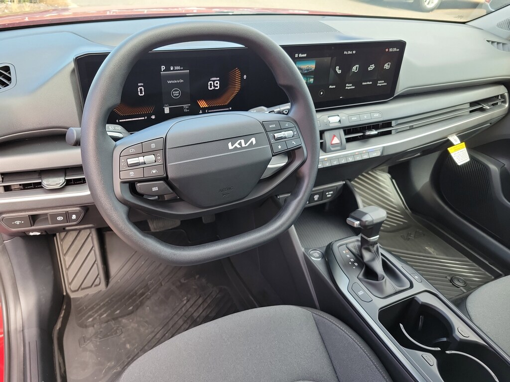 New 2025 Kia K4 LXS Sedan