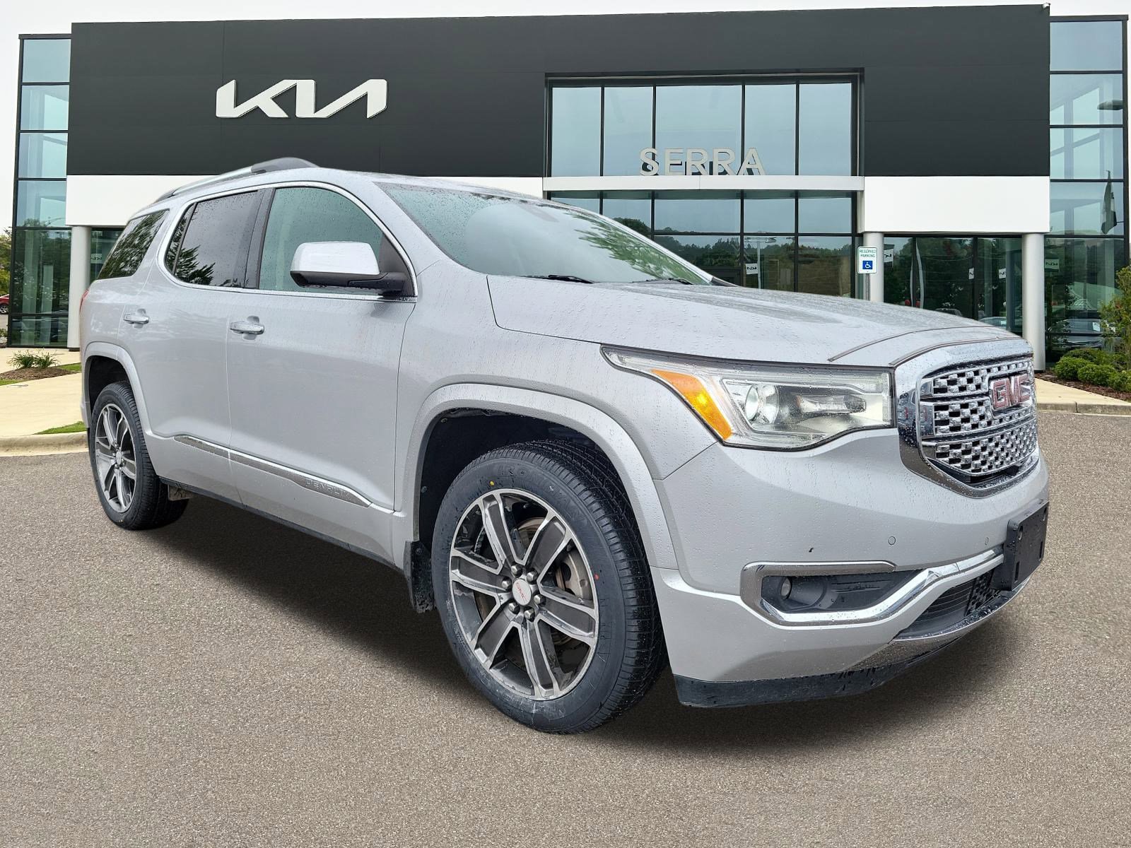 2018 GMC Acadia Denali's photo