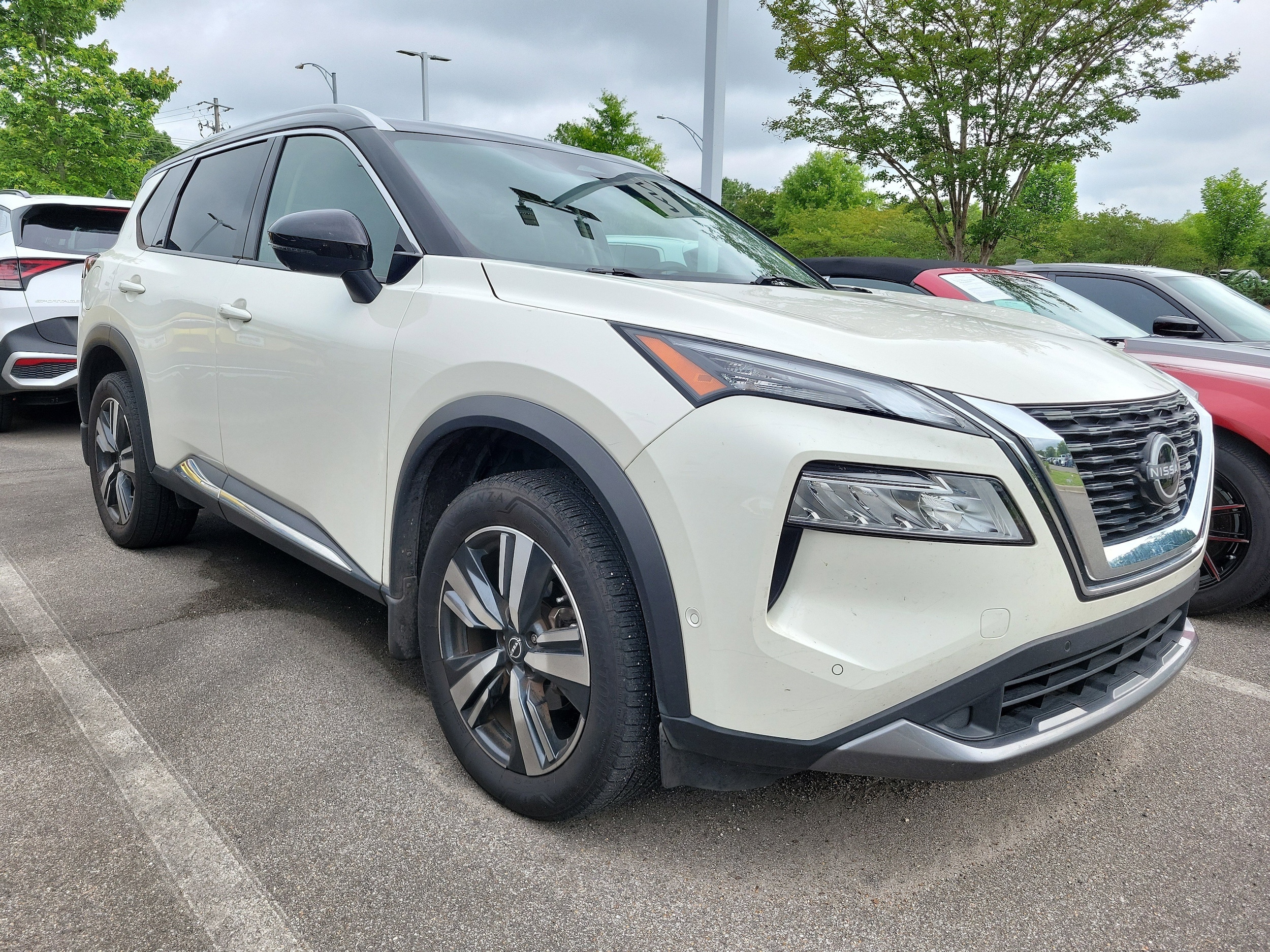 2023 Nissan Rogue SL FWD's photo
