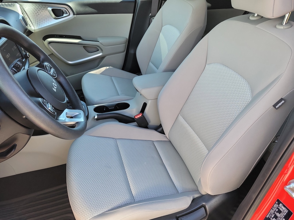 Used 2025 Kia Soul LX Hatchback