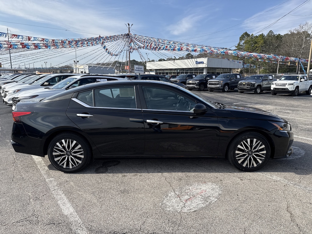 Used 2024 Nissan Altima 2.5 SV Sedan