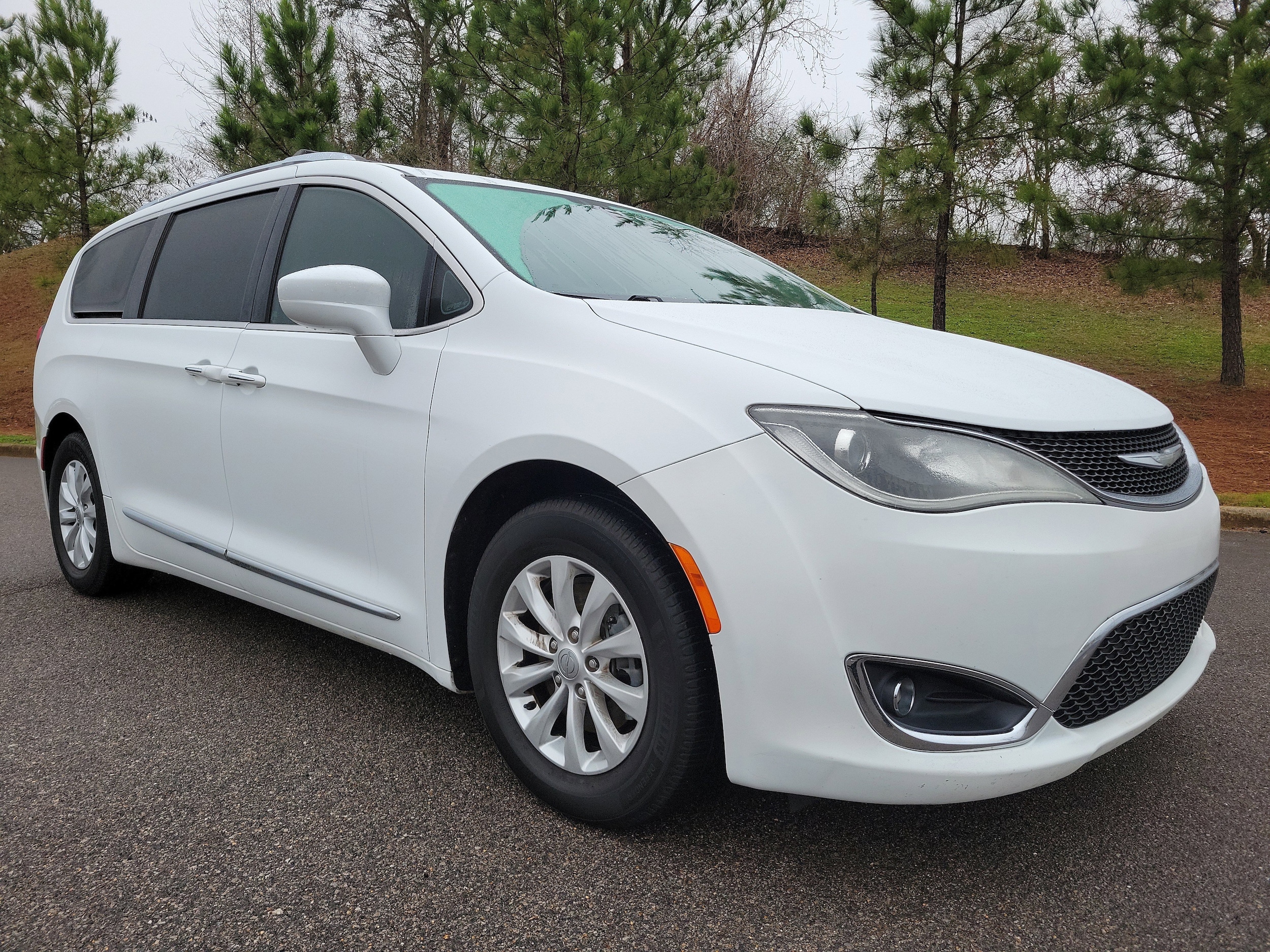 2018 Chrysler Pacifica Touring L's photo