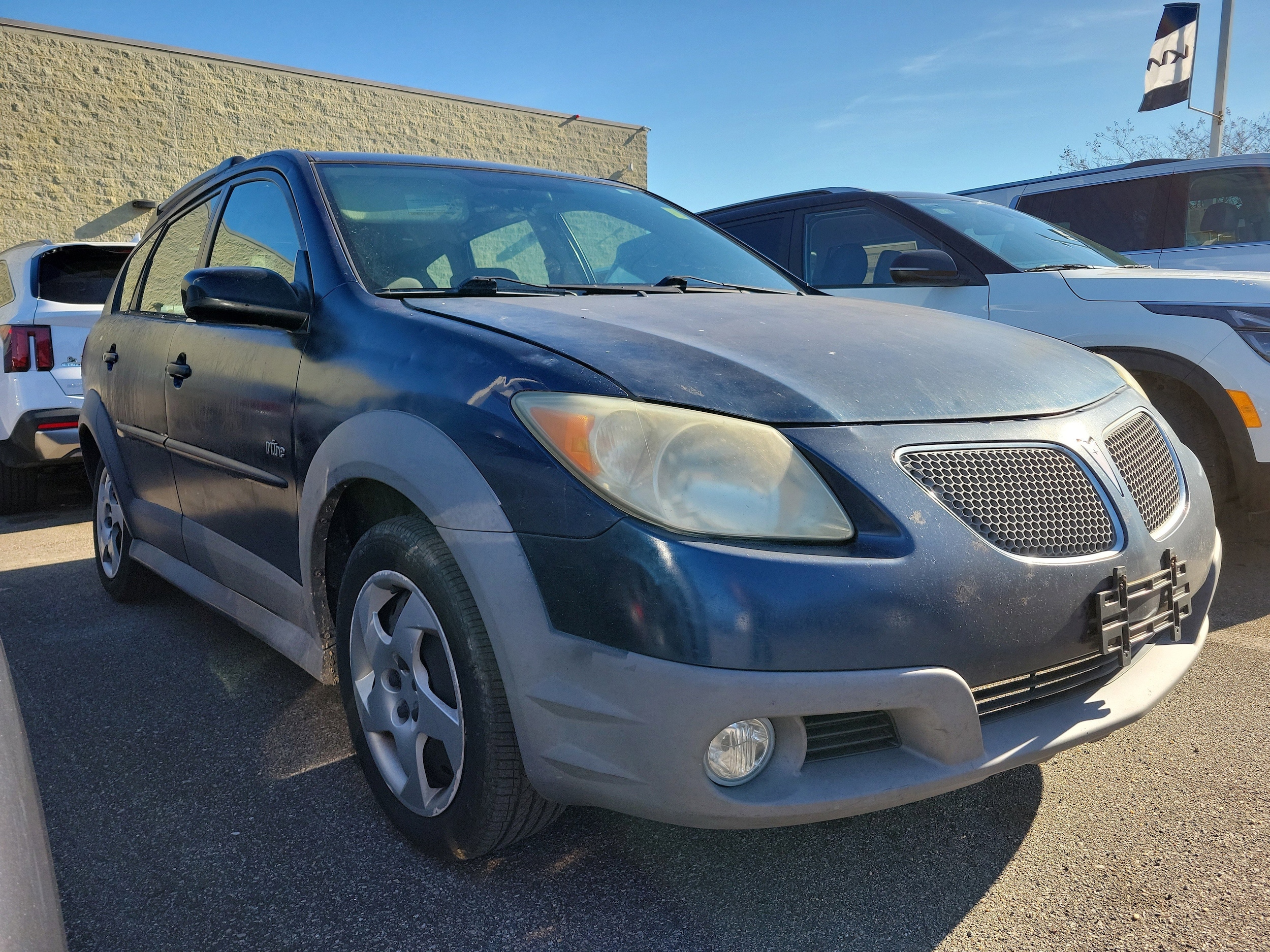 2005 Pontiac Vibe Base's photo
