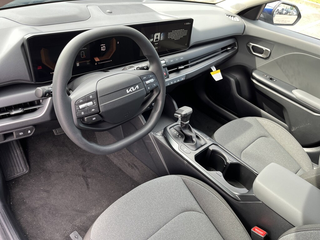 New 2025 Kia K4 LXS Sedan