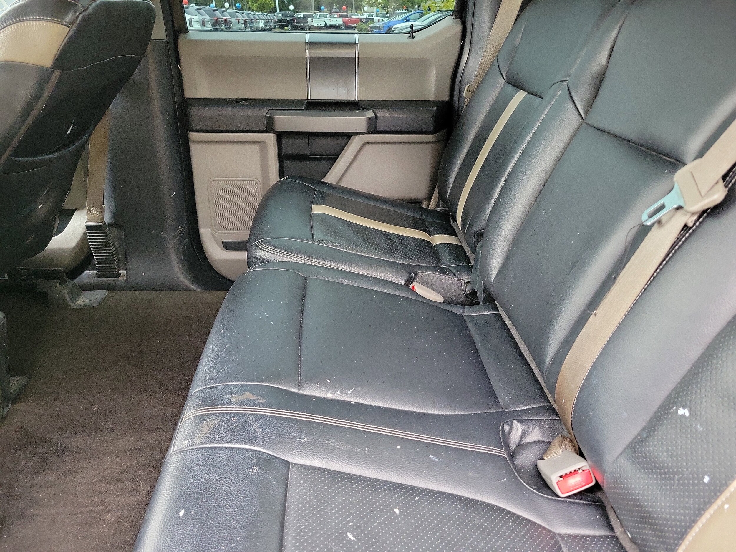 2015 Ford F-150 XLT photo 2