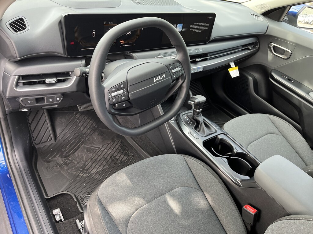 New 2025 Kia K4 LXS Sedan