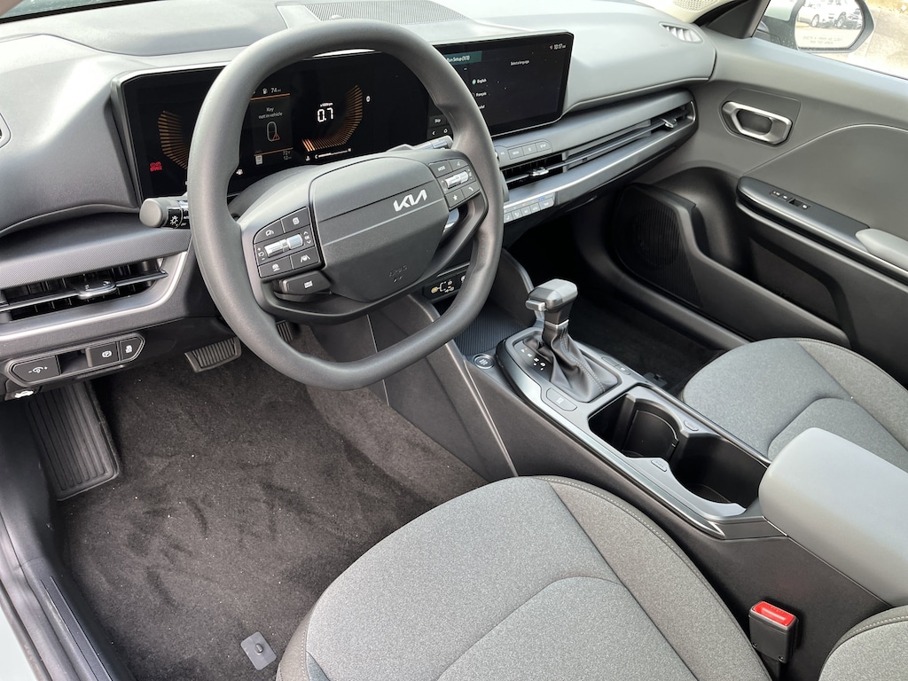 New 2025 Kia K4 LXS Sedan