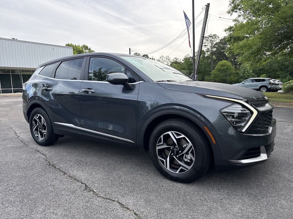 Used 2025 Kia Sportage LX SUV