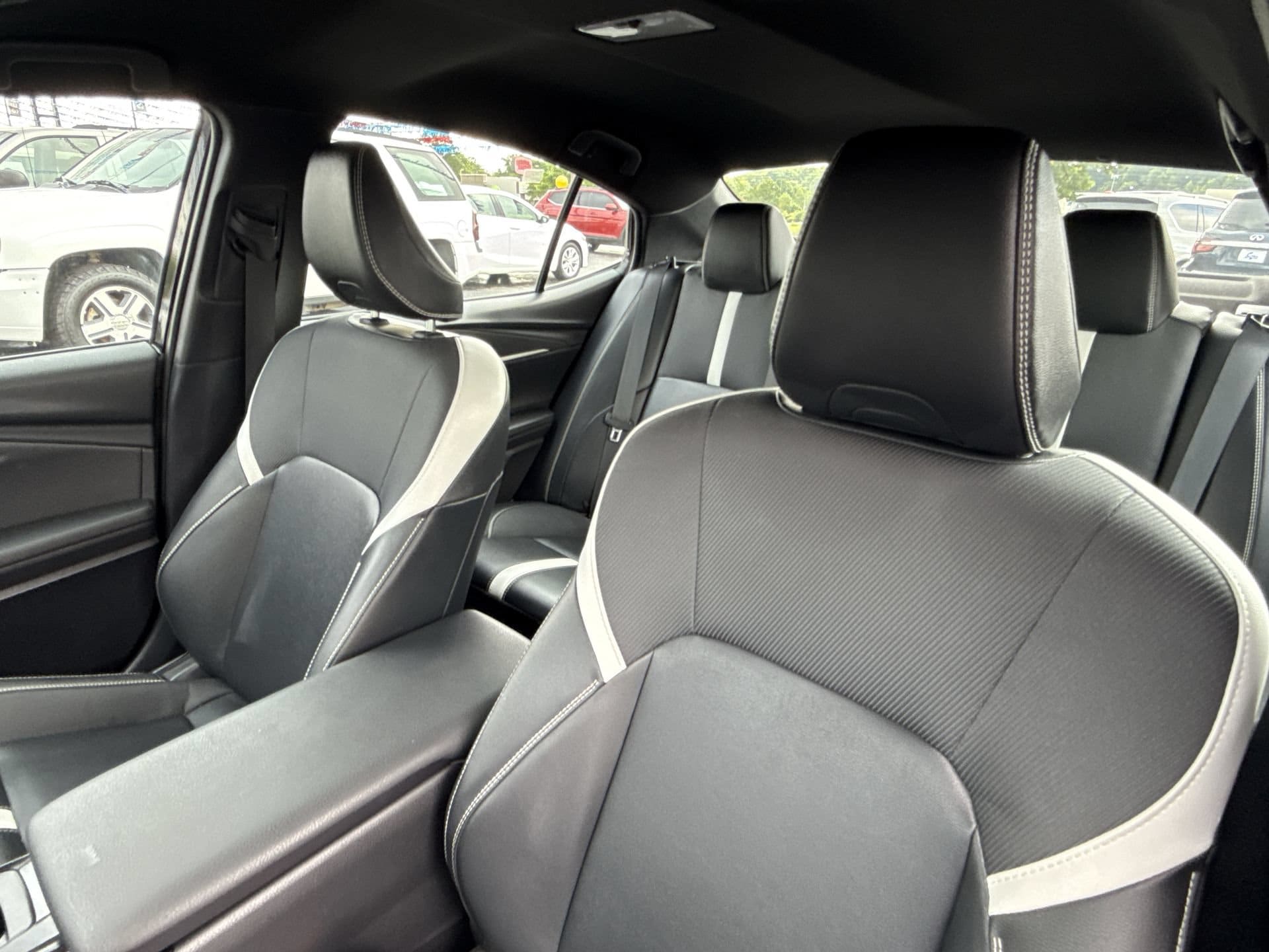 2025 Toyota Camry SE - Photo 10