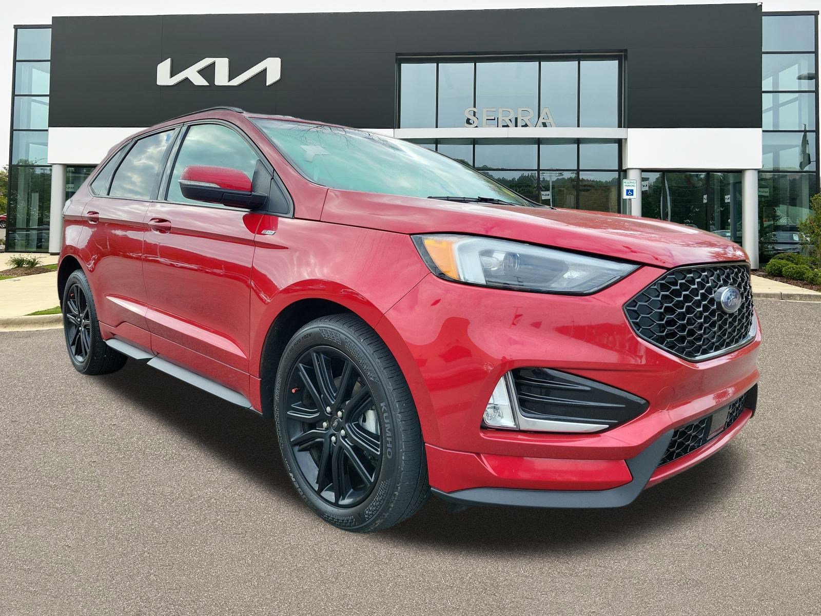 2020 Ford Edge ST Line's photo