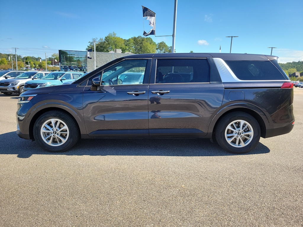 Used 2023 Kia Carnival LX MPV