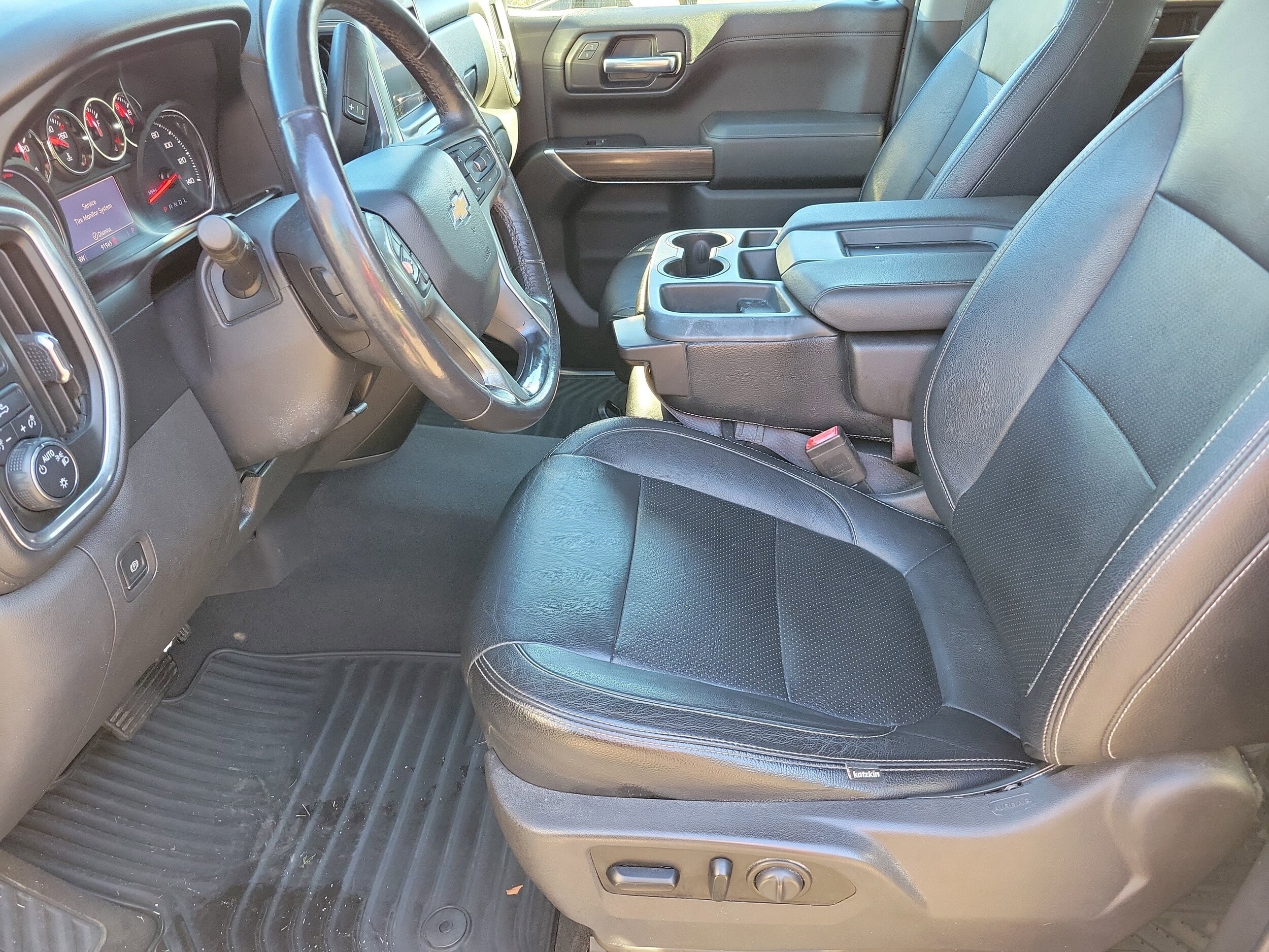 2019 Chevrolet Silverado 1500 LT photo 2