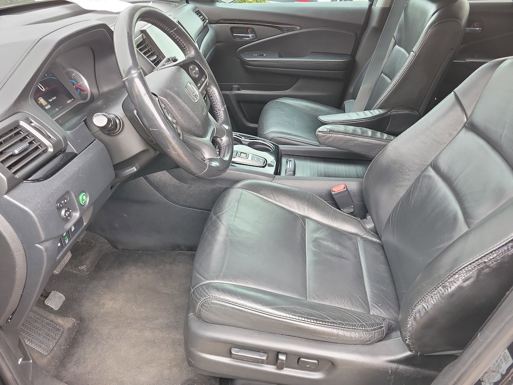 Used 2021 Honda Pilot Touring 8 Passenger 2WD SUV