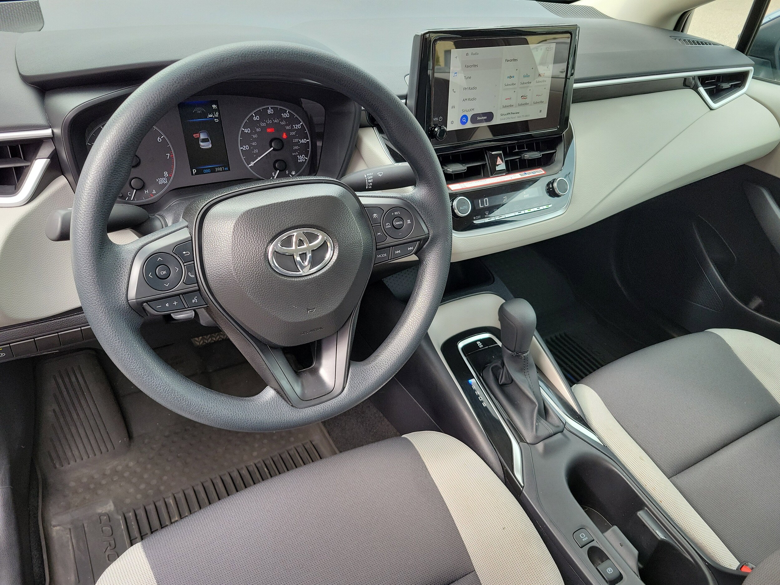 2025 Toyota Corolla LE photo 2