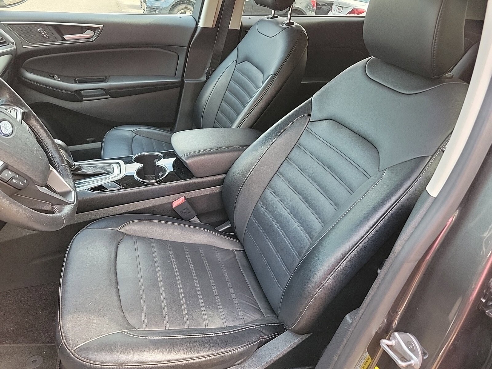 2016 Ford Edge SEL photo 4