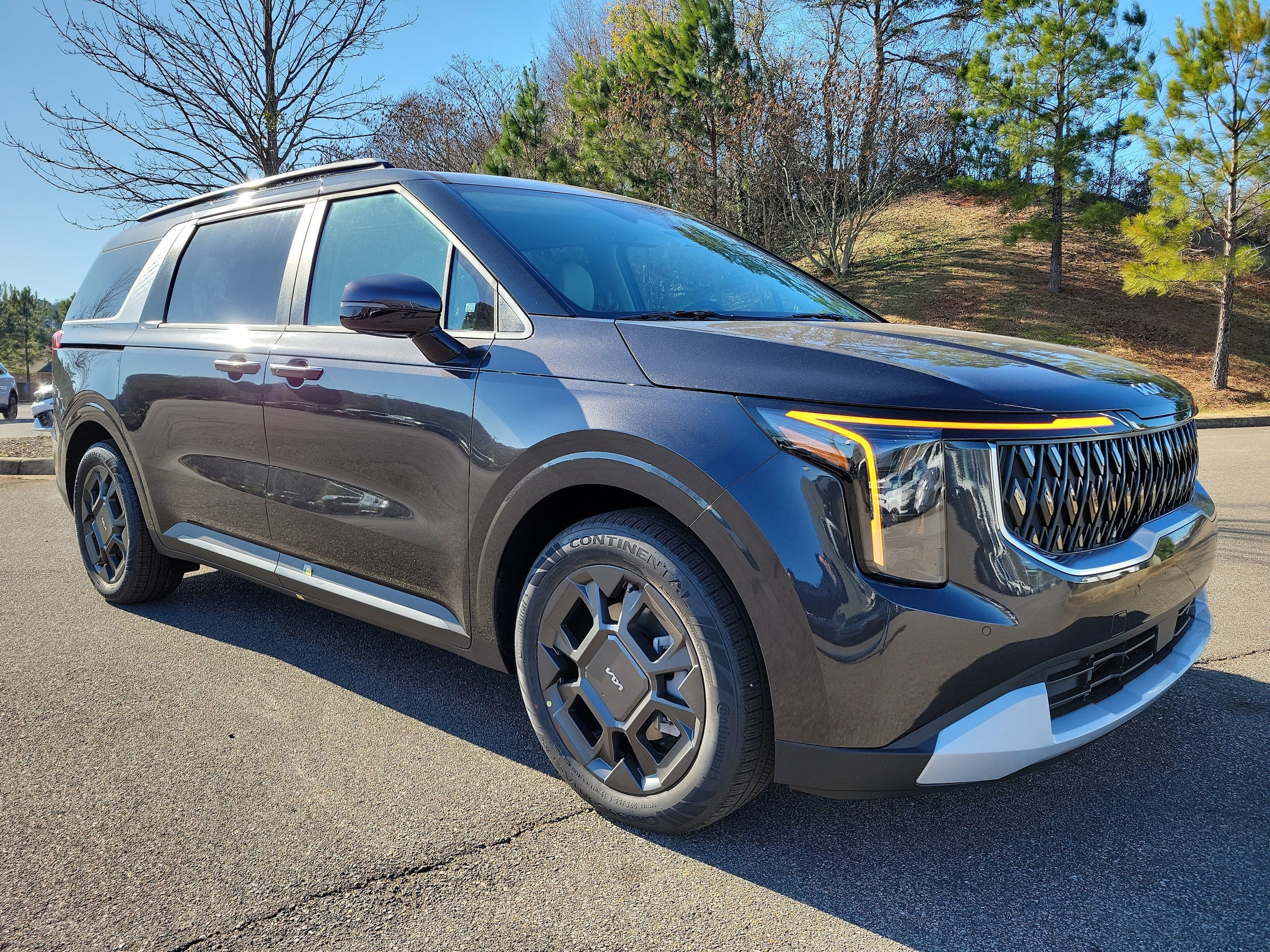 2026 Kia Carnival EX's photo