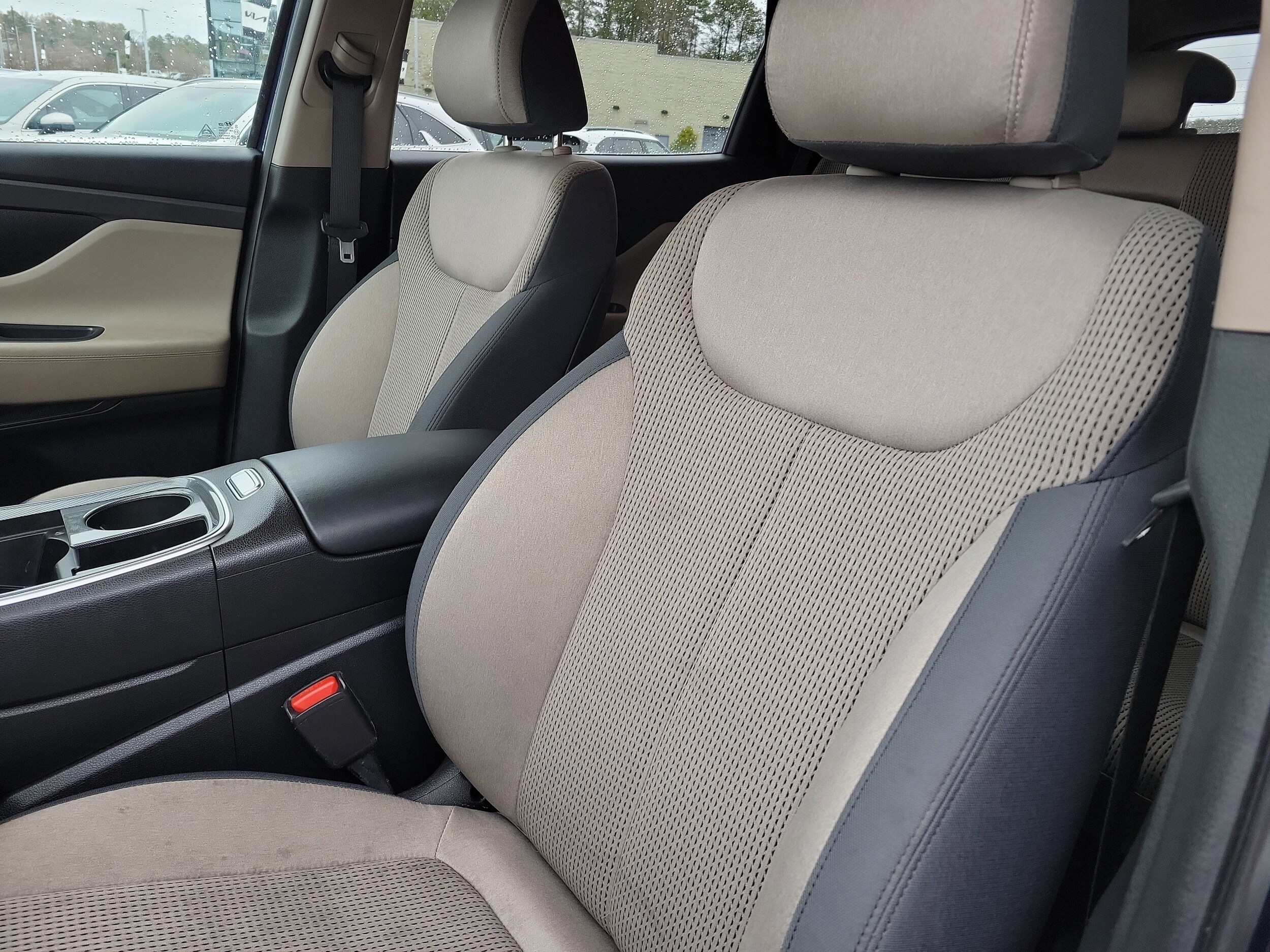 2022 Hyundai Santa Fe SE photo 3