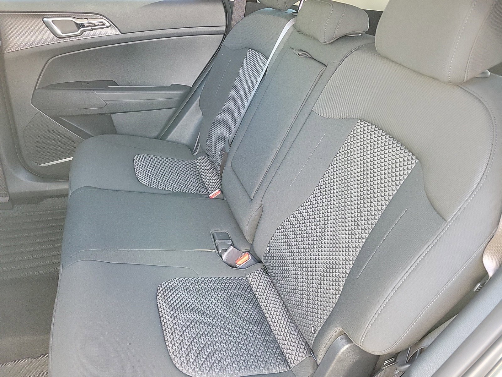 2025 Kia Sportage LX Hybrid - Photo 6