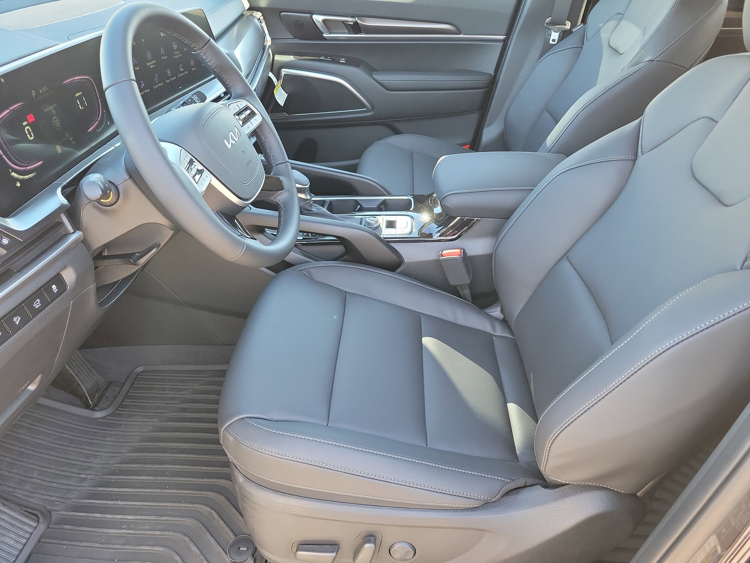 2025 Kia Telluride S photo 3