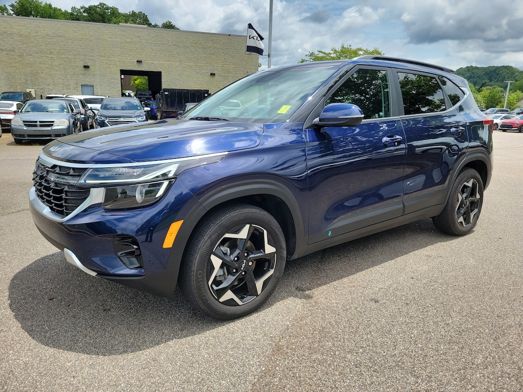Used 2025 Kia Seltos EX SUV