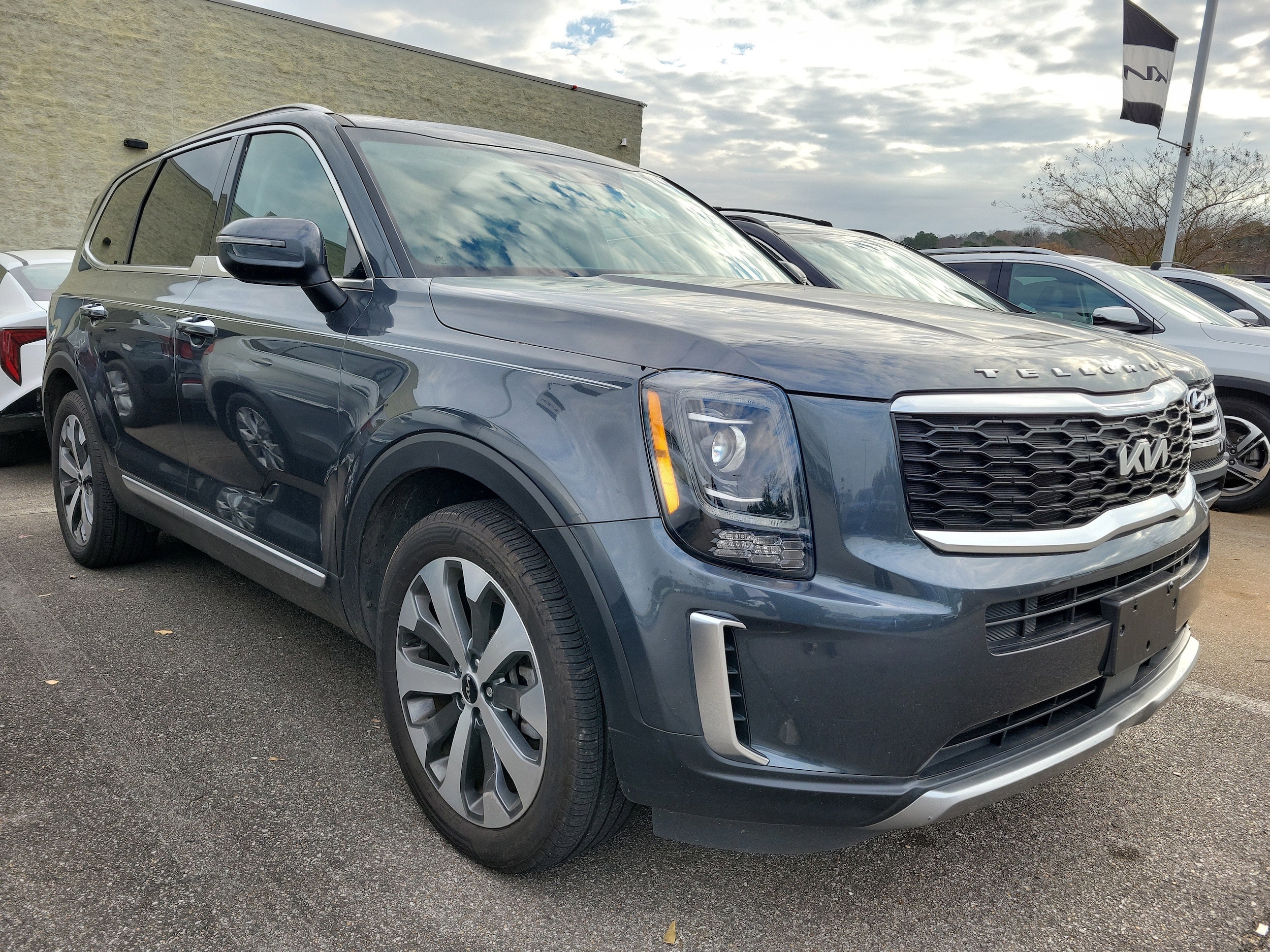 2022 Kia Telluride S's photo