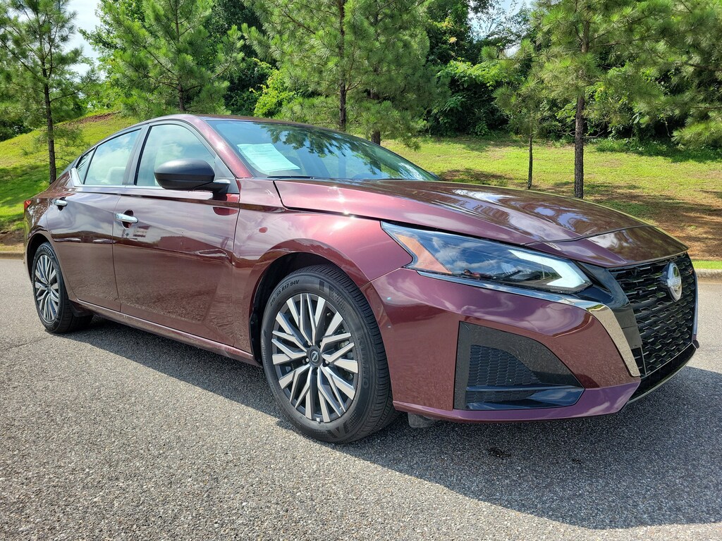 Used 2025 Nissan Altima SV Sedan
