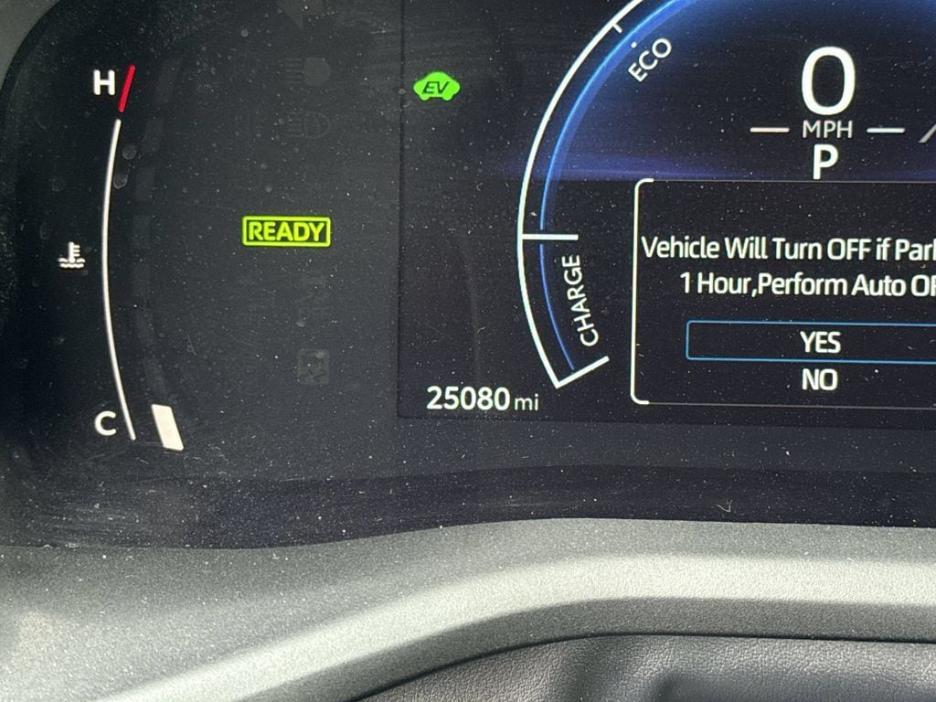 2025 Toyota Camry SE - Photo 19