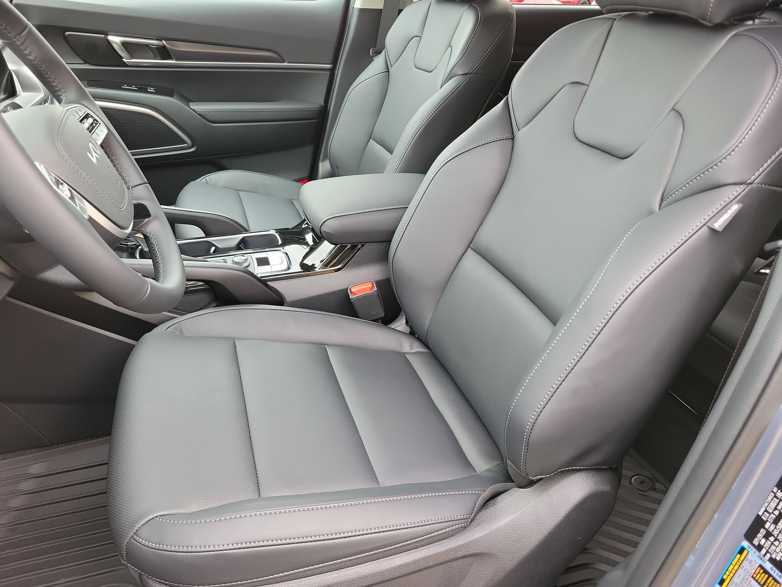 2025 Kia Telluride S photo 2