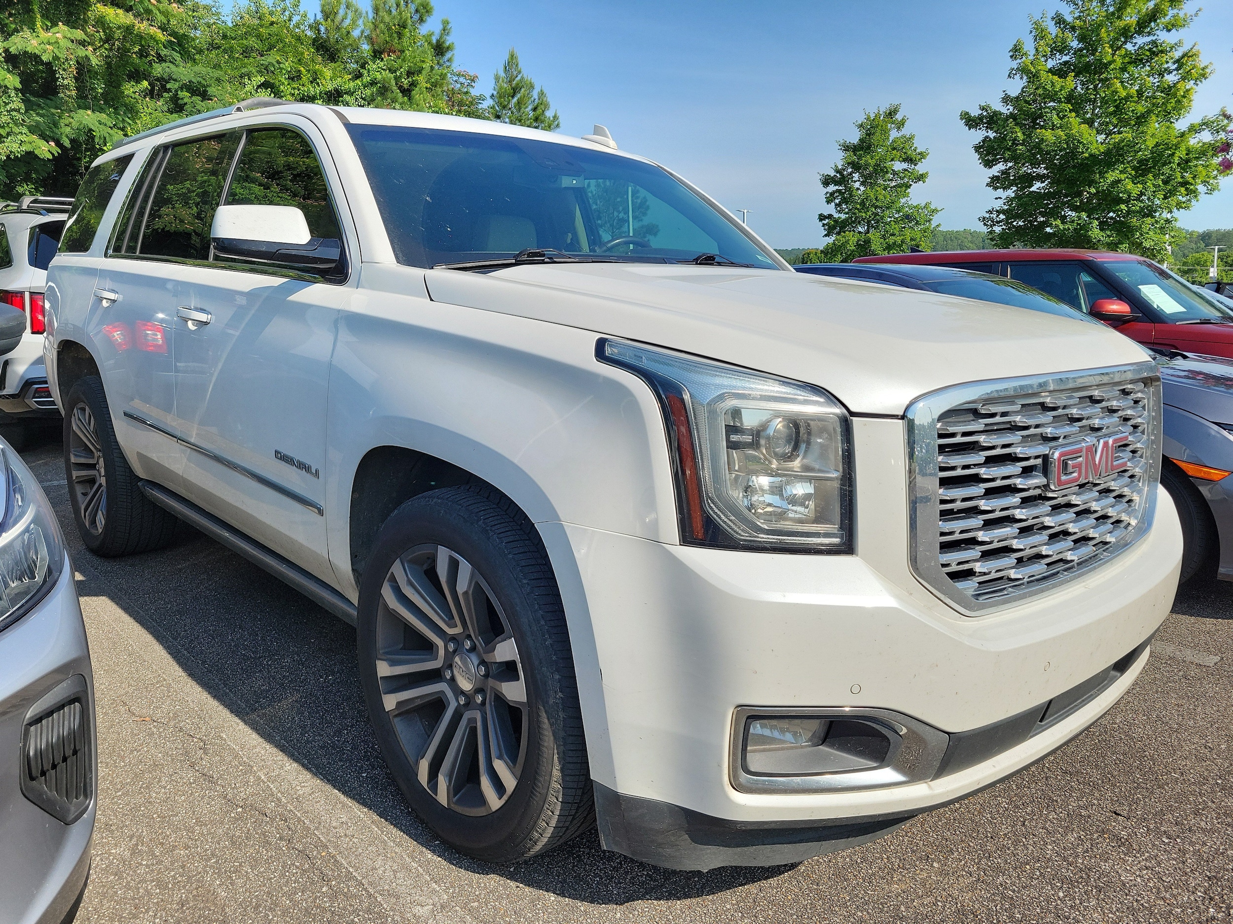 2018 GMC Yukon 4WD Denali's photo