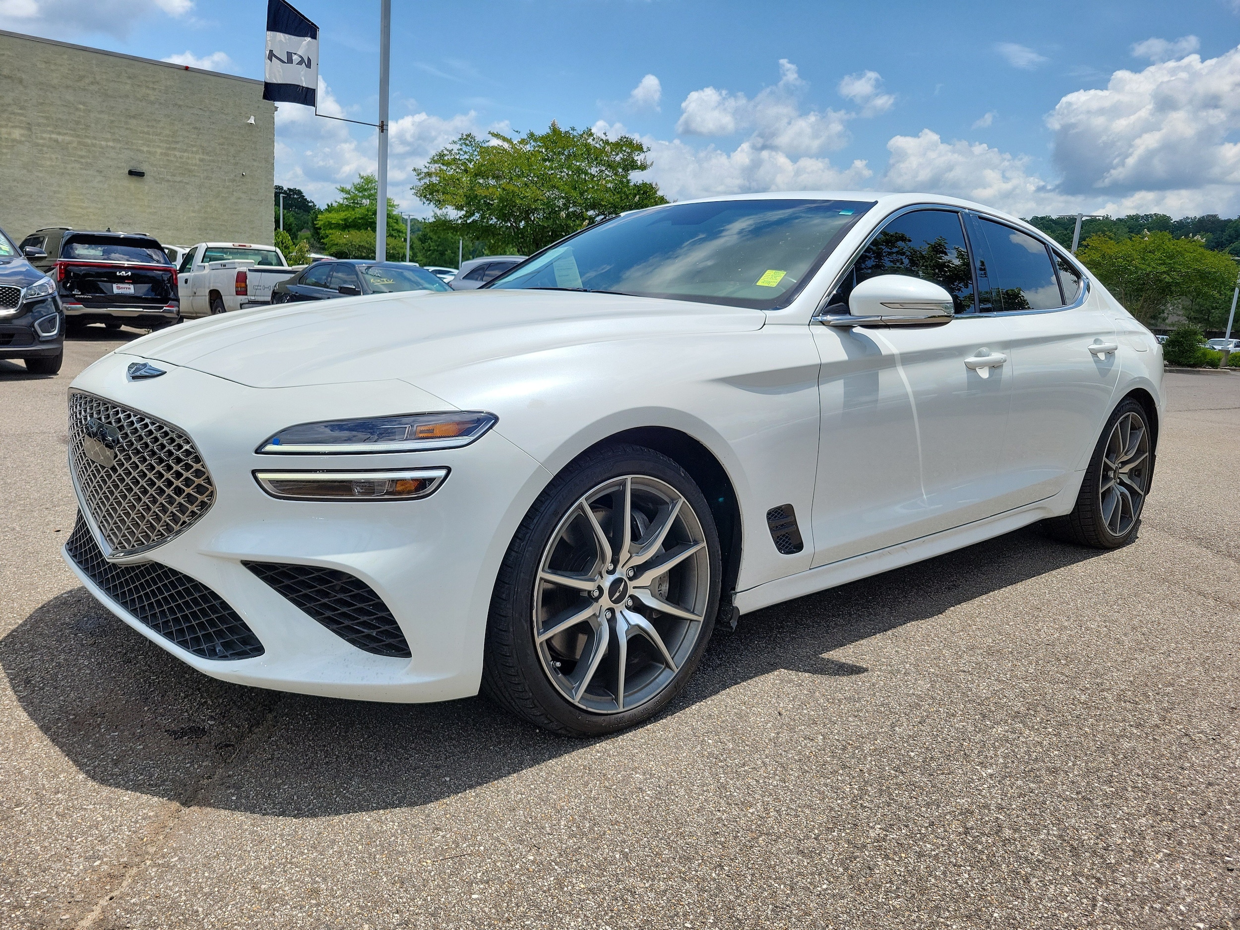 2025 Genesis G70 2.5T Standard's photo