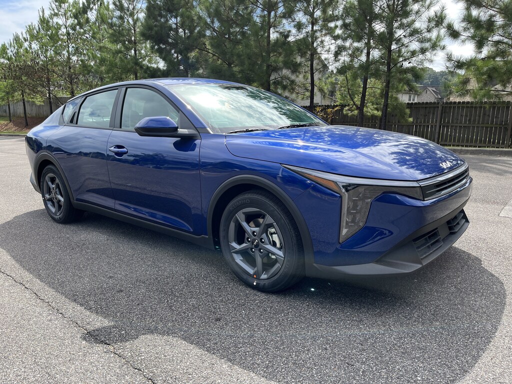 New 2025 Kia K4 LXS Sedan