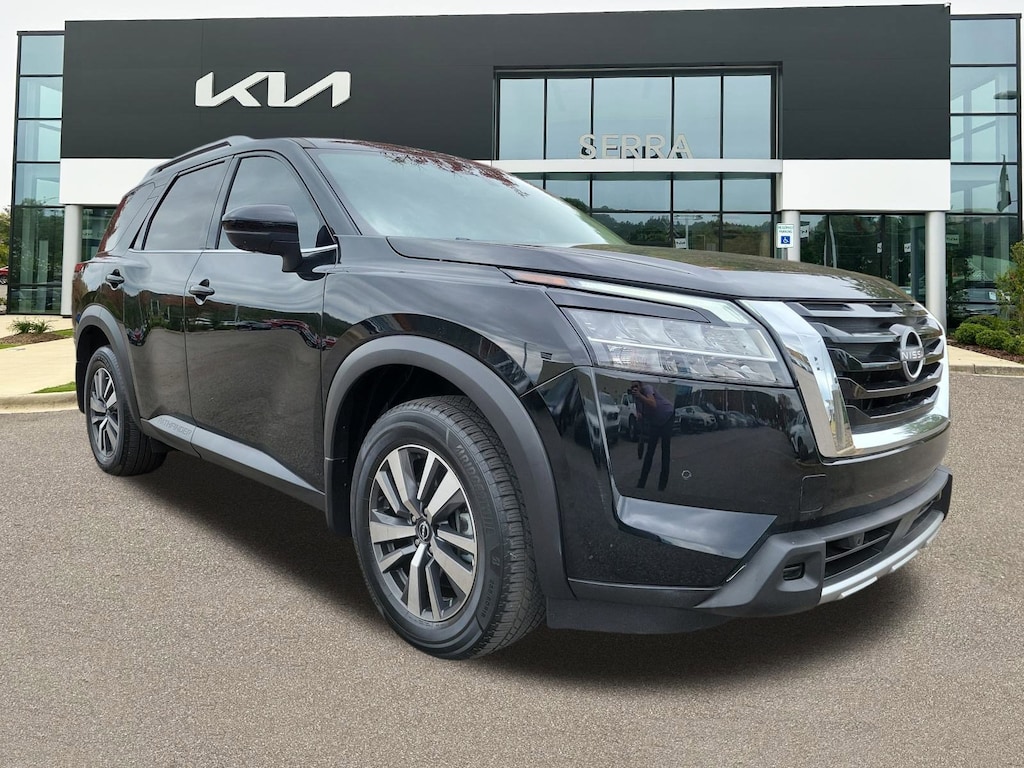 Used 2024 Nissan Pathfinder SL SUV