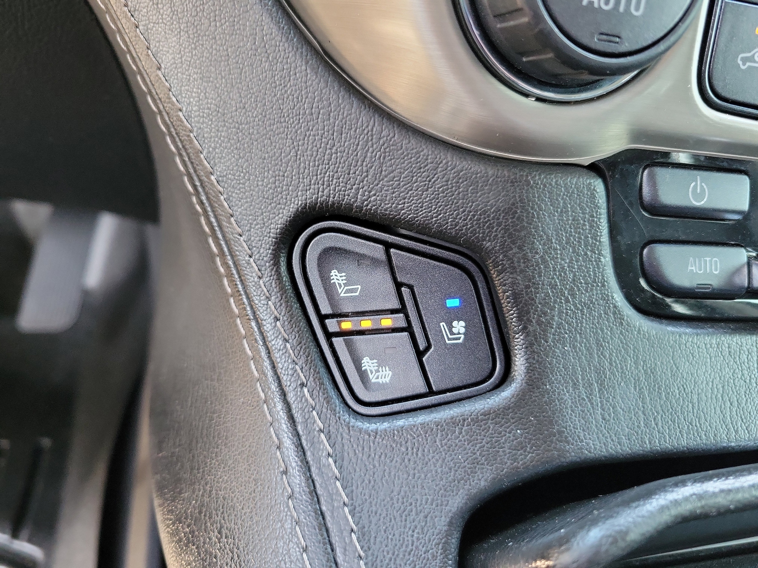 2020 GMC Yukon XL Denali - Photo 15