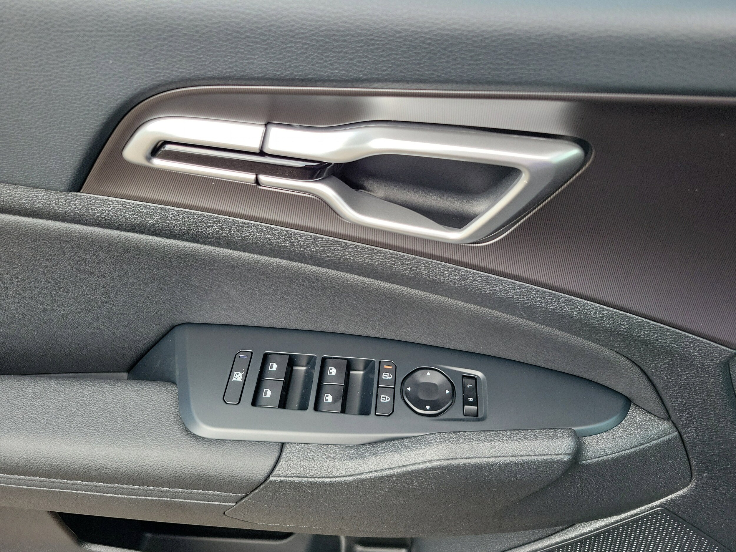 2026 Kia Sportage EX - Photo 18