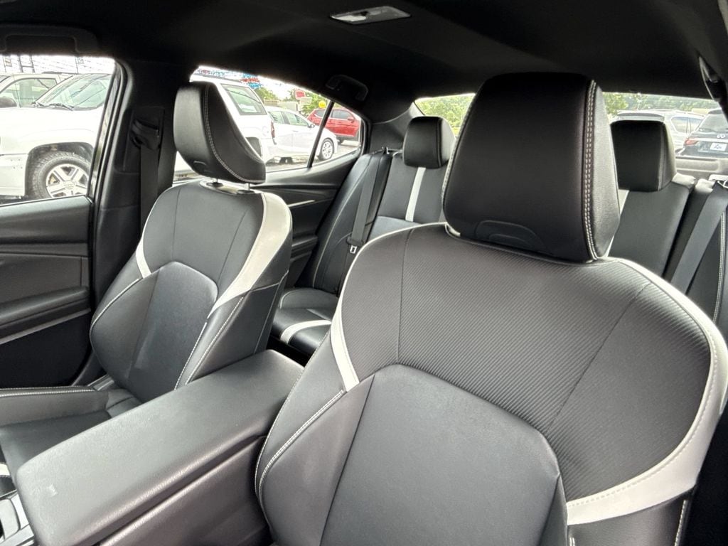 2025 Toyota Camry SE - Photo 10