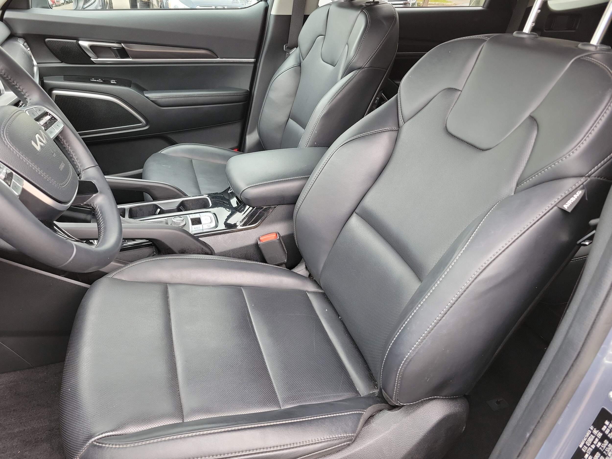 2025 Kia Telluride S photo 2