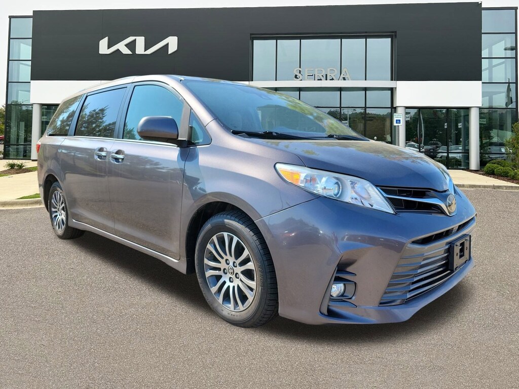 Used 2020 Toyota Sienna XLE Premium 8 Passenger Van