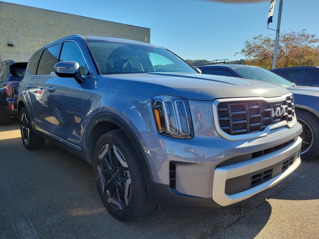 Used 2025 Kia Telluride S SUV